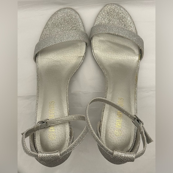 Dream Pairs Woman’s Silver Heels Sandals Size 10 - Picture 3 of 7